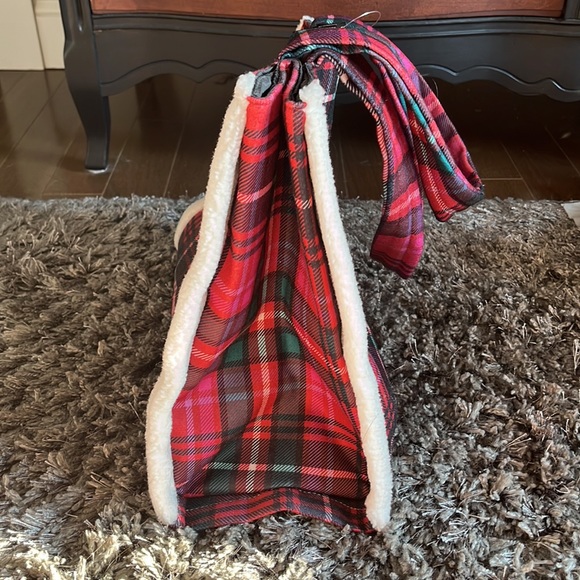 Victoria’s Secret red and green plaid tote bag - Picture 3 of 9